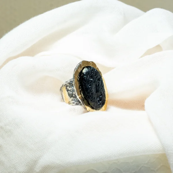 Black ring — view 2
