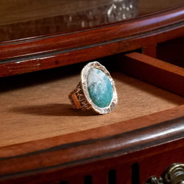 Green ring — view 2
