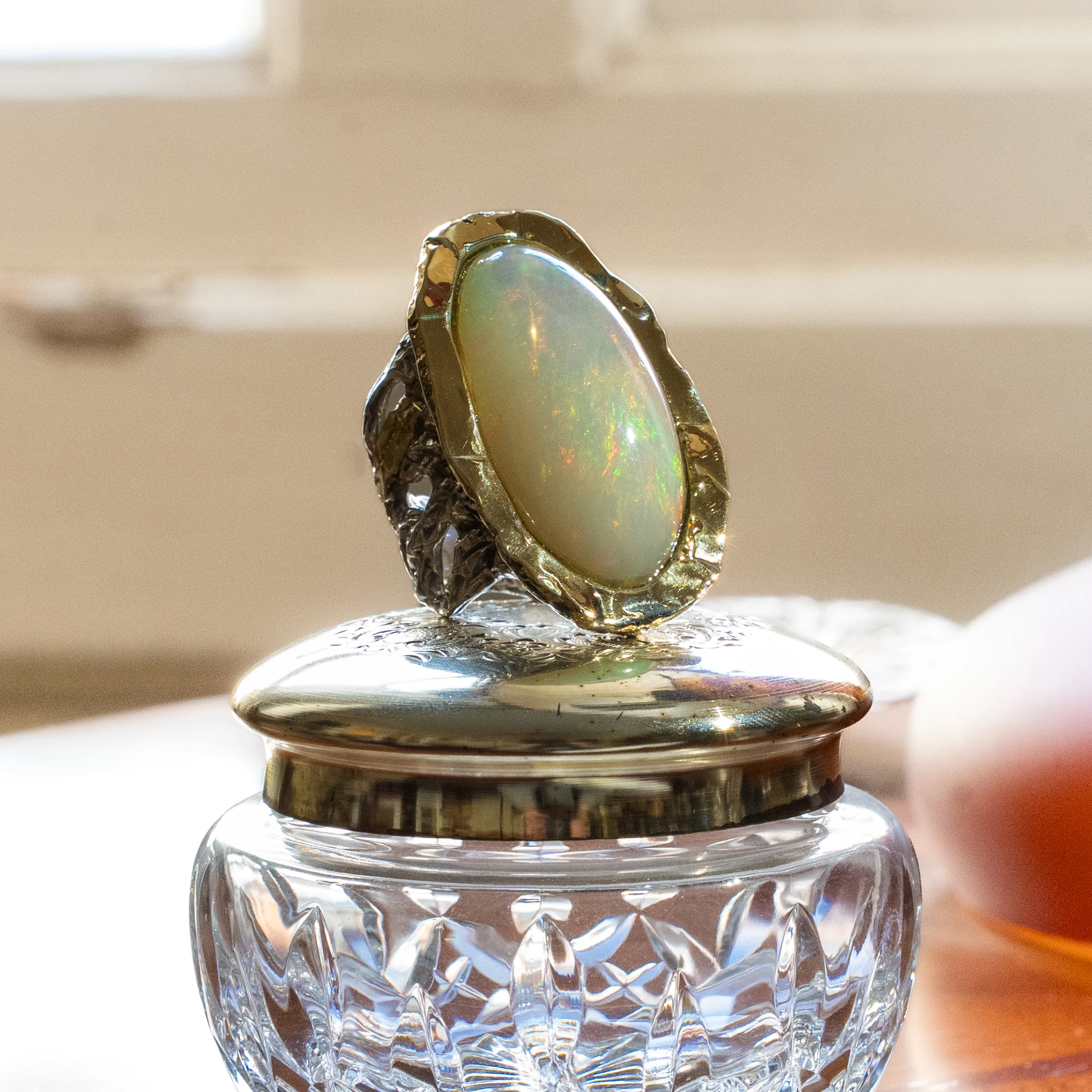 White ring — view 2