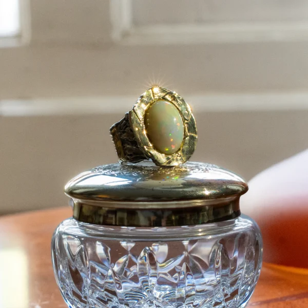 White ring — view 5