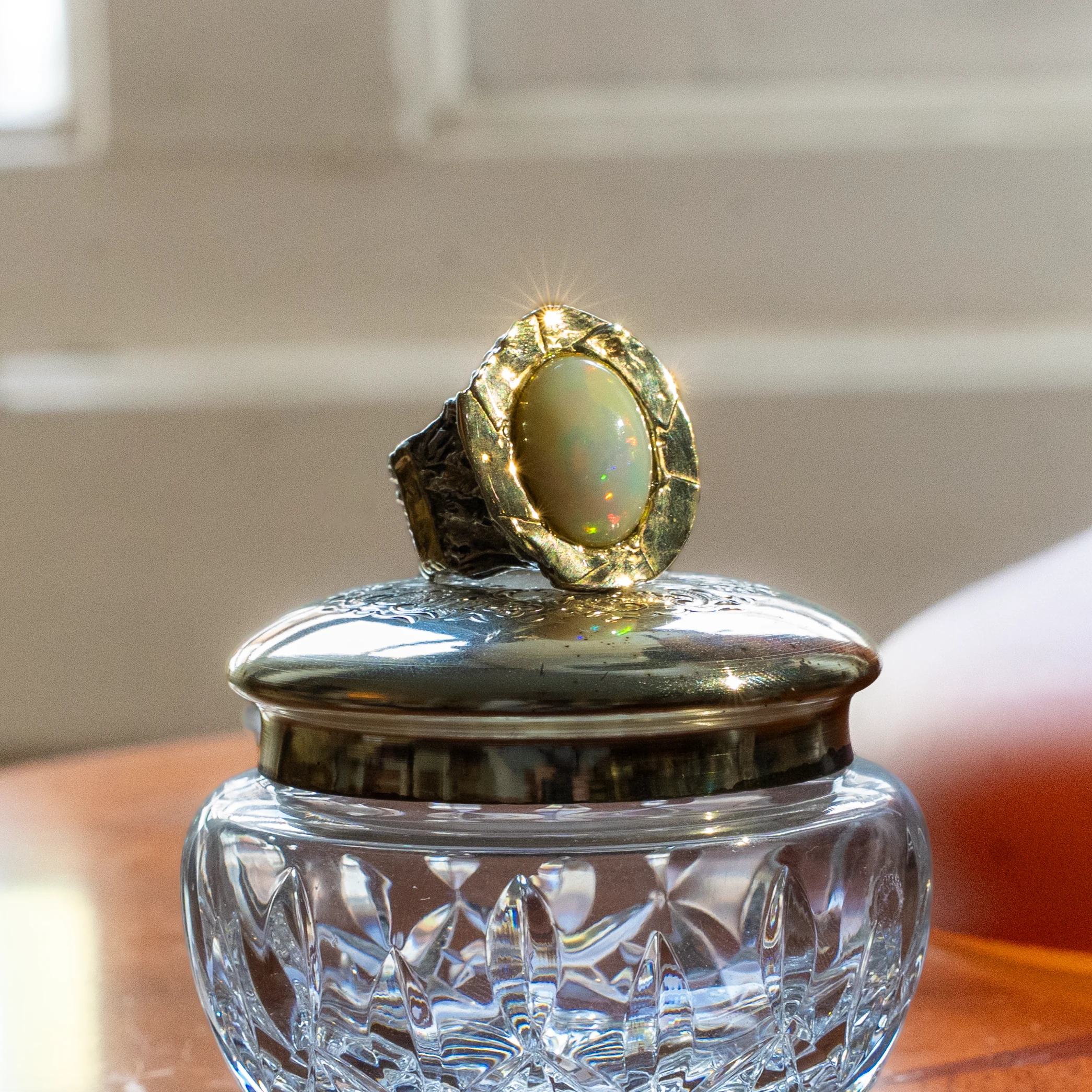 White ring — view 5