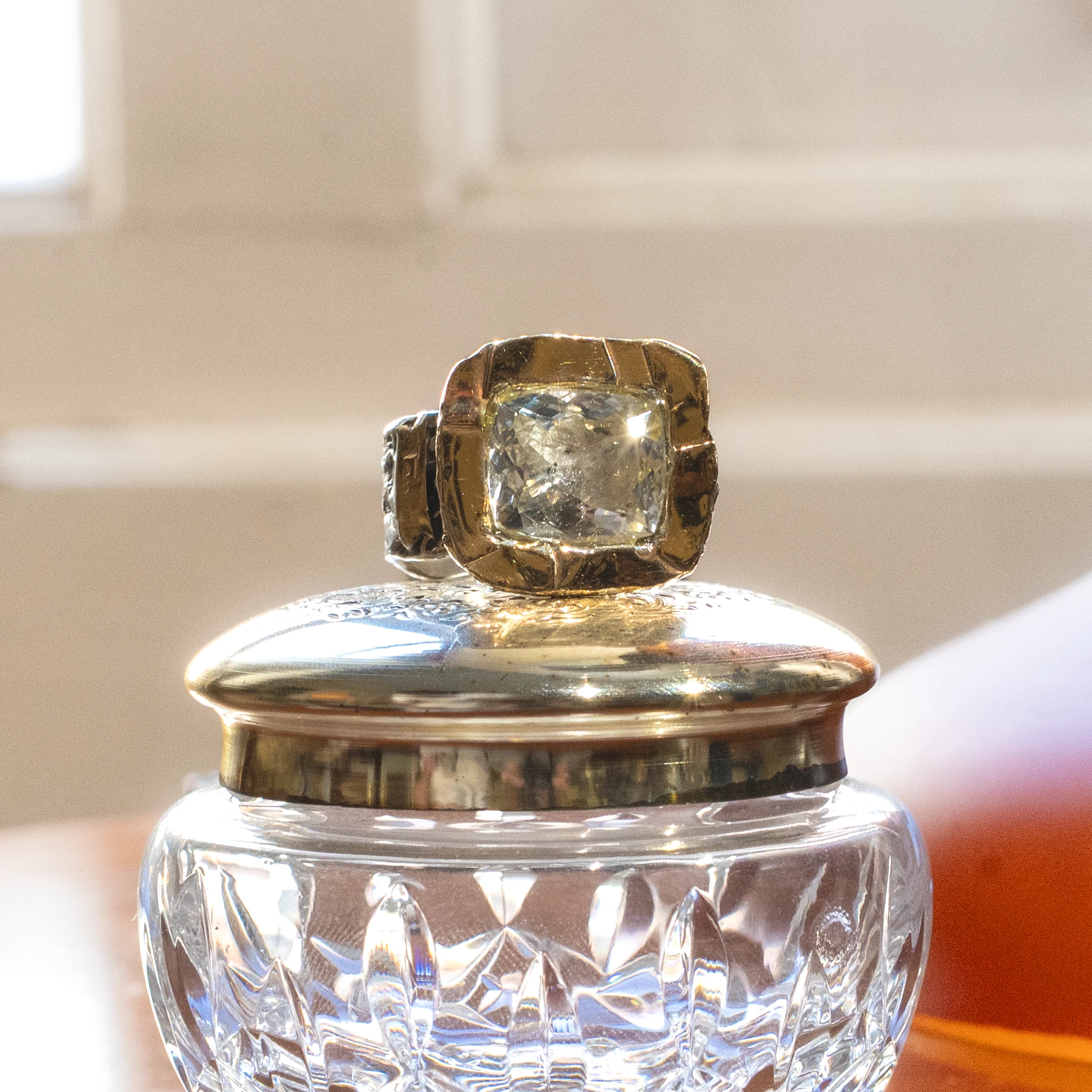 White ring — view 6